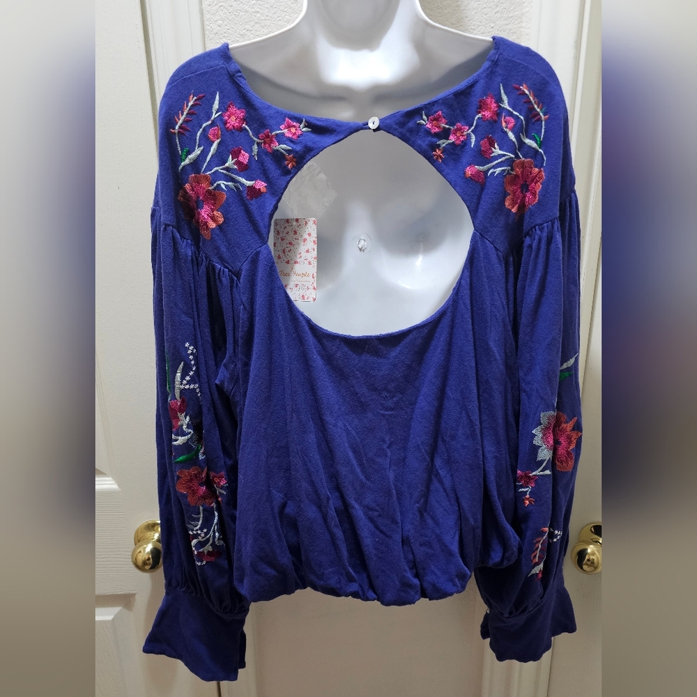 Free People Lita Embroidered Bohemian Cut Out Top Size Large NWT - Picture 3 of 14